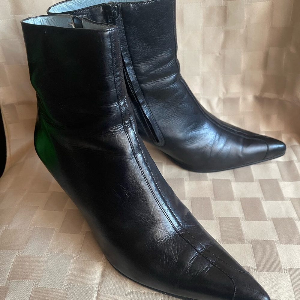 Charles Jourdan France Elegant Women Size 10 Pointed Ankle Bootie Black Leather